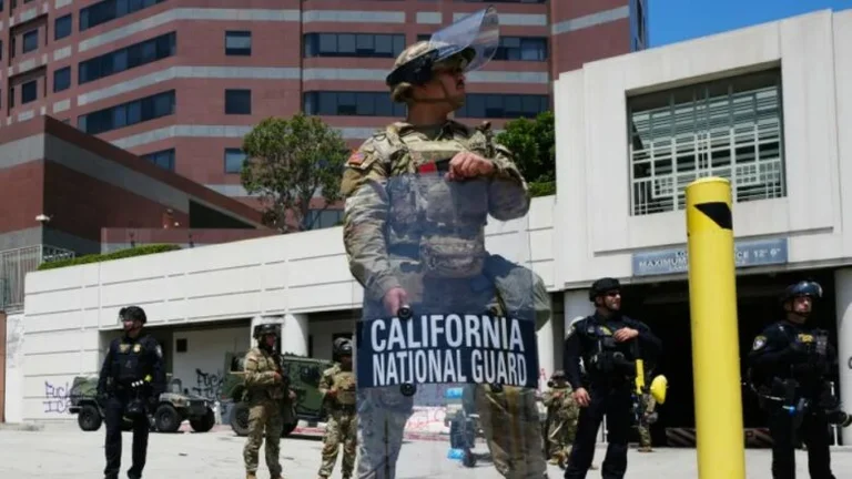 L.A. puts <x0 Police>” in downtown, while Newsom criticises Trump