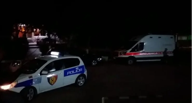 Cadde dall'altezza del suo palazzo, perdendo la vita a Tirana