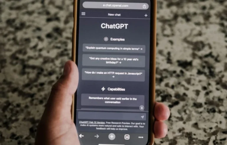 Bee ChatGPT, internet “è selezionato con reclami