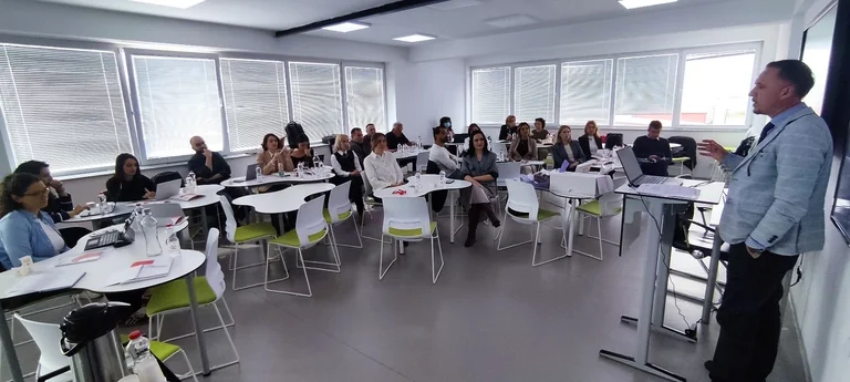 NI-PHYSIO, mis en œuvre par le Conzerium par plusieurs universités évovariennes et financé par Erasmus+, la Commission européenne,