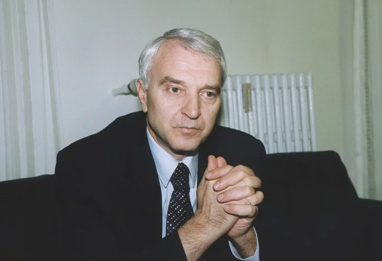 Dottore che non si è mai ritirato dal corpo malato del Kosovo