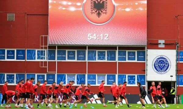 Lettonie Albanie, titre Redz à manquer dans le match de ce soir en raison de blessures