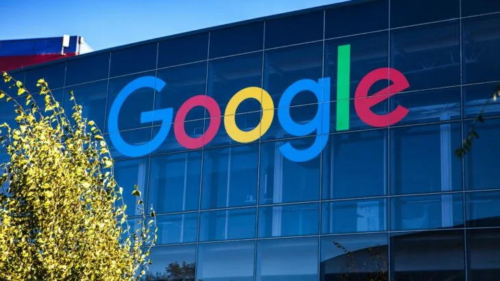 Google begins testing function “Search Live”