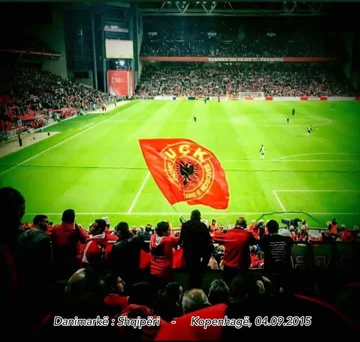 Wir akzeptieren unsere Freundschaft mit dem Feind nicht. ”, Red and Black Fans reagieren auf das Verbot von KLA Flagge