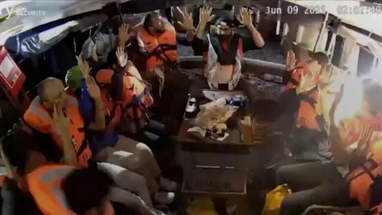 Israel stops the ship with relief to Gaza, which includes activist Grita Thurberg