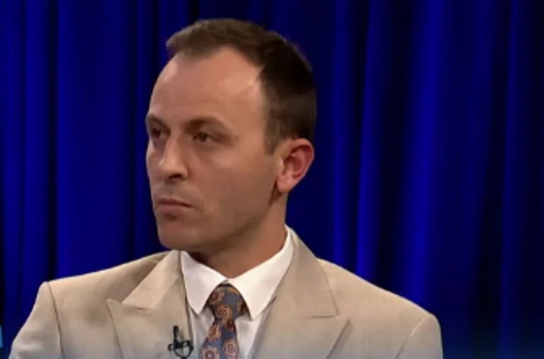 Critical power economist gets life threat, publishes threat identity