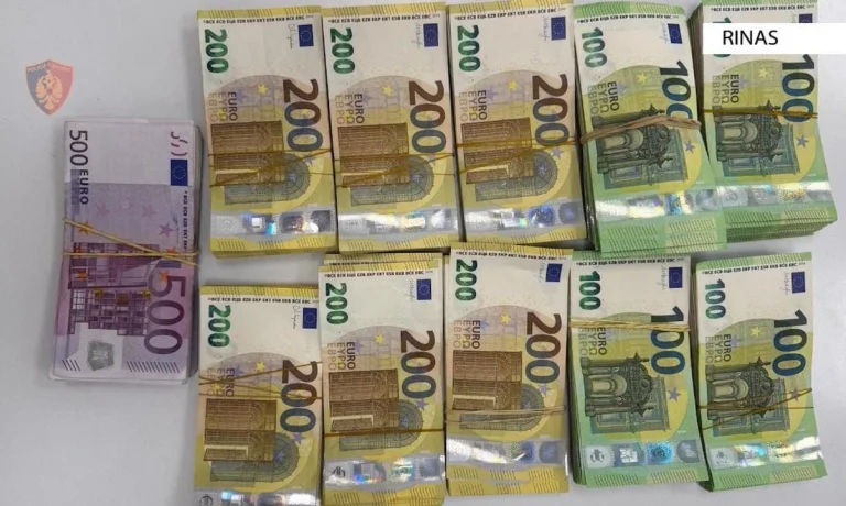 Shtetasi izraelit ndalohet në Rinas me 194 mijë euro të padeklaruara