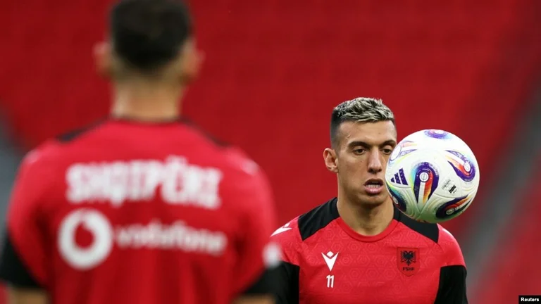 Alle gesetzt für Albanien Spiel Serbien in Tirana
