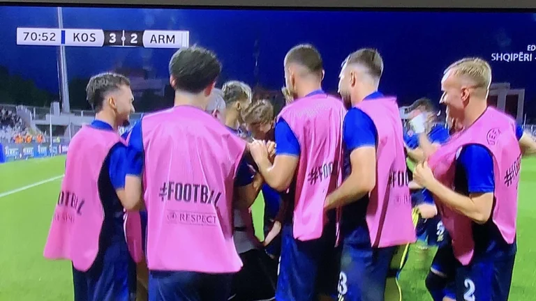 GOOOOOOOOOL A Name der Supergogue verleiht Kosovo Vorherrschaft
