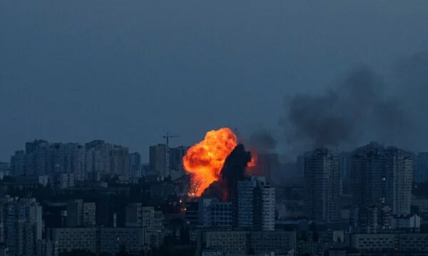 Quatre tués, 20 blessés à Kiev à la suite d'attaques russes