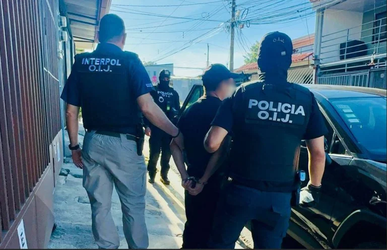 Interpol polsini 20 persone in funzione contro abuso sessuale minorile in 12 paesi