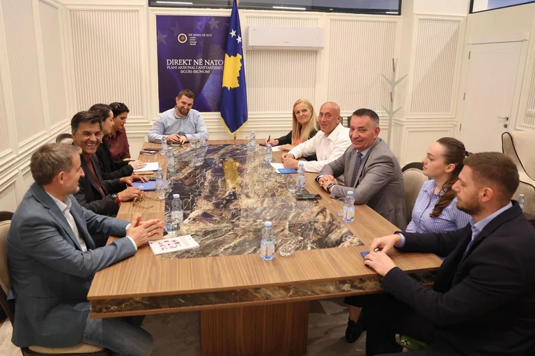 Haradinaj avec KDI: blocus VV, AAK nuisible engagé à faire partie de la solution