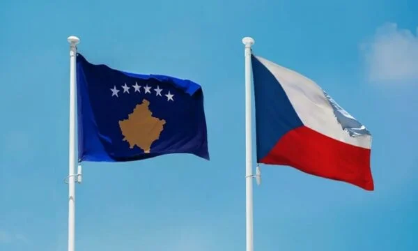 Demande approuvée par le Kosovo d'obtenir des attachés de la défense tchèque