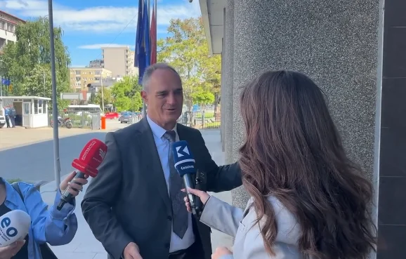 Nat Hasani admet avoir demandé le soutien de VVA, indique son état