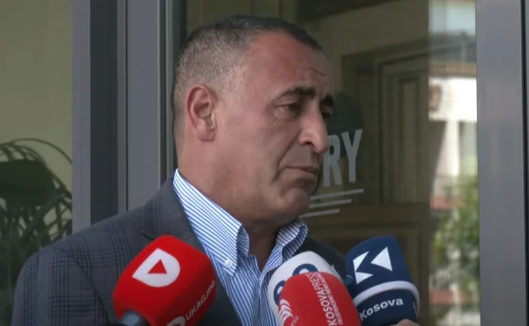 Brahimaj: Kurt continue à tromper le peuple, mais aussi Albulen Haxhiun Sotchi n'a pas de chiffres pour le gouvernement