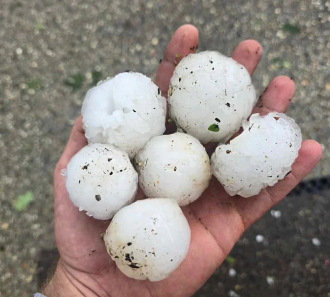 Hail détruit plusieurs maisons en Slovénie (Photo)