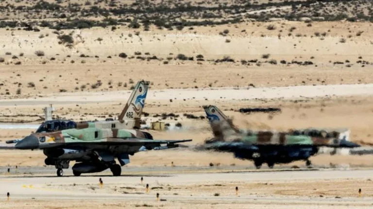 Augmentation des tensions au Moyen-Orient, Israël lance des attaques d'armes contre la Syrie