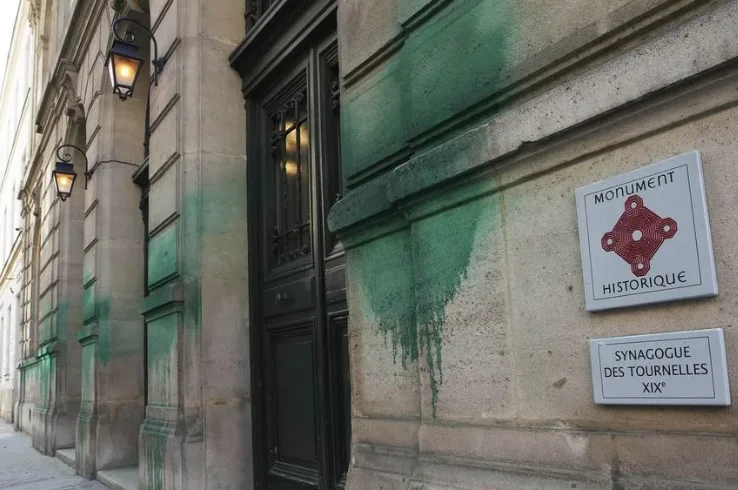 Tre serbi arrestati in Francia per vandalizzare i paesi ebrei sospettati di essere ordinati dalla Russia