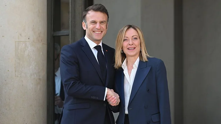 Disagreements for Ukraine: Macro visits Italy
