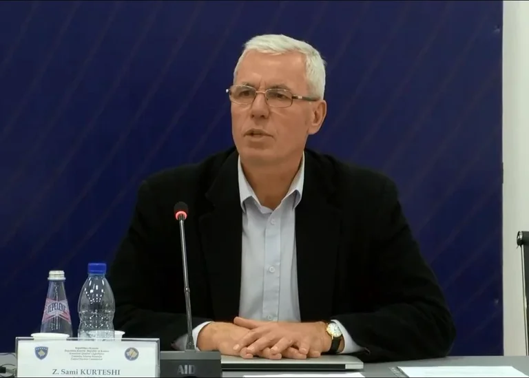 Sami Kurteshi me 1.5 milion euro i quan gazetarët “koka e krimit” pasi pyetet për biznesin e gruas