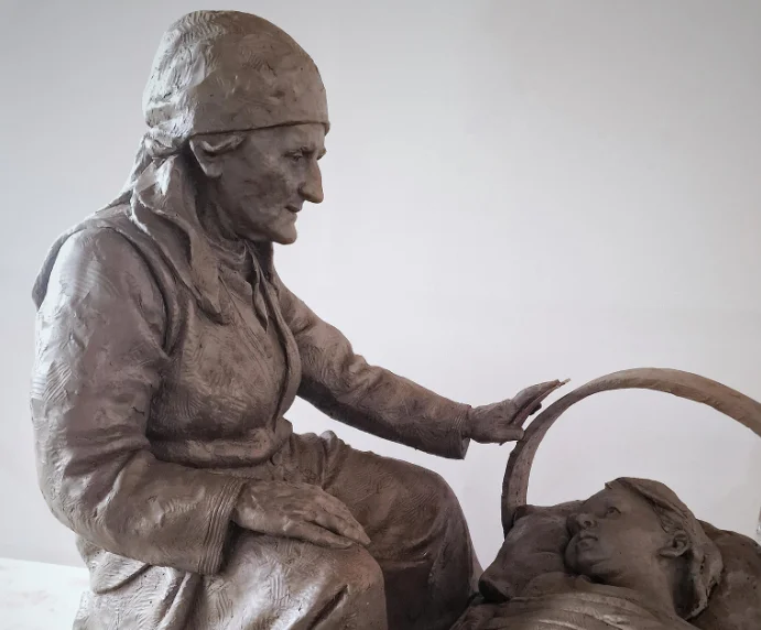 Die Mutter, die die Nation die wertvollsten Söhne, die Figur Zahide Jashar, abgab, wird am 18. Juni