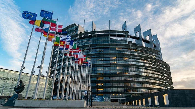 Commissione europea: abbiamo iniziato a rimuovere misure, altri passi dipendono dal deespass sostenibile nel nord