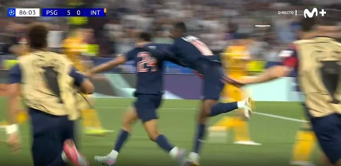 PSG détruit Inter, marque le cinquième but