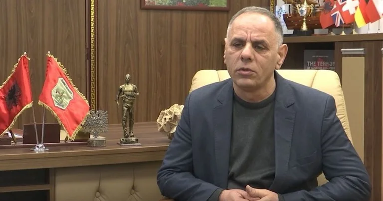 Ancien président de Hani Elez: Le sceau non légal du criminel serbe a été interdit en 2012