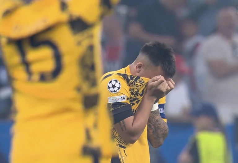Tout commence sur Allianz Arena.
