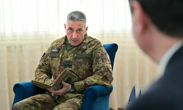 KFOR espone Kurti: Non abbiamo notato o annunciato cambiamenti significativi alla presenza dell'esercito serbo vicino al confine