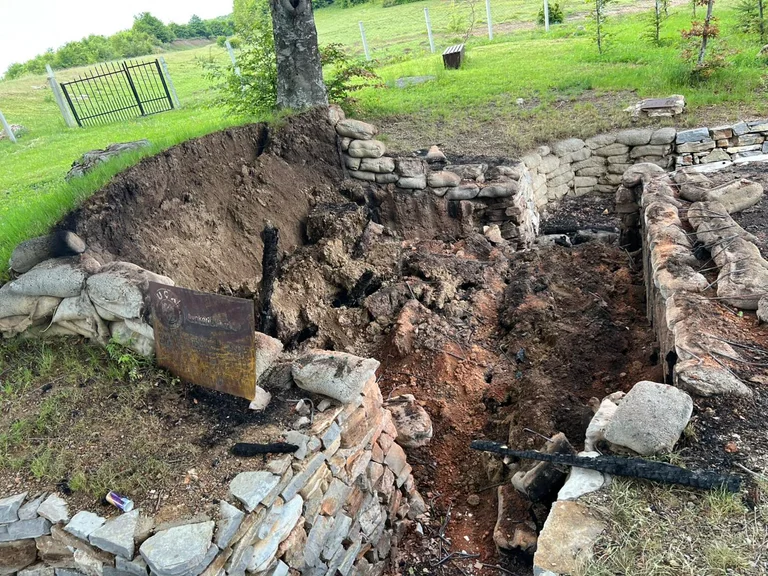 KLA OVL testa a Ferizaj per bruciare il bunker al punto 6 di Jezerc