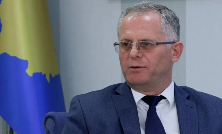 Nesër Bislimit i dorëzohet Raporti i Komisionit Evropian për Kosovën