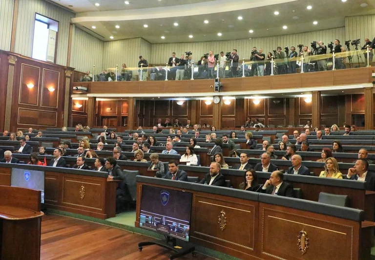 Il Parlamento esce con un annuncio dopo il fallimento della sessione di oggi