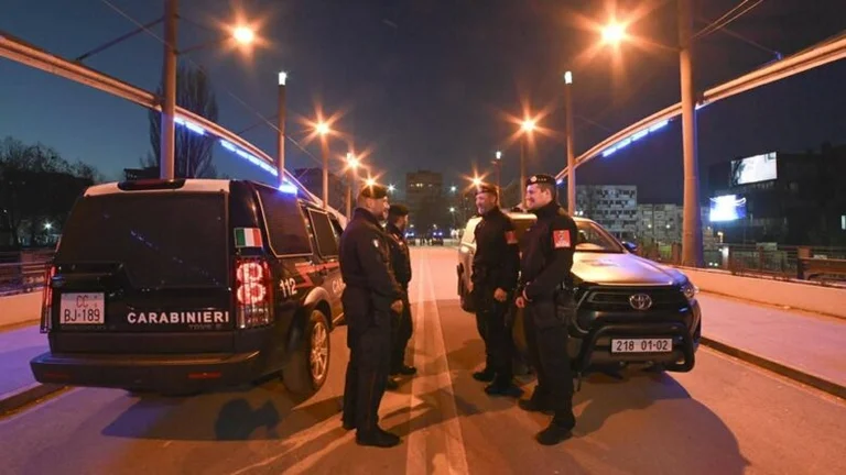 KFOR: Italienische Karabinier mit permanenter Präsenz auf der Ibër Bridge in Mitrovica