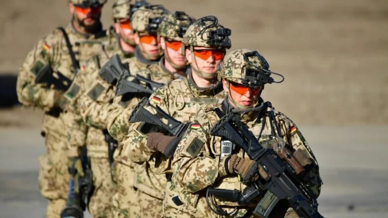 La OTAN insta a Alemania a que asegure 40.000 efectivos adicionales