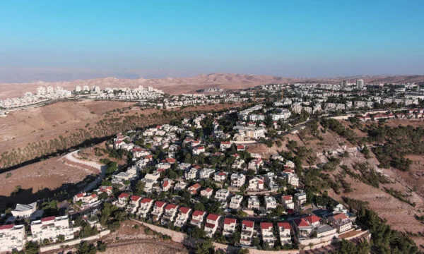 Israele sfida il diritto internazionale, legalizza nuovi insediamenti ebrei sulle terre palestinesi