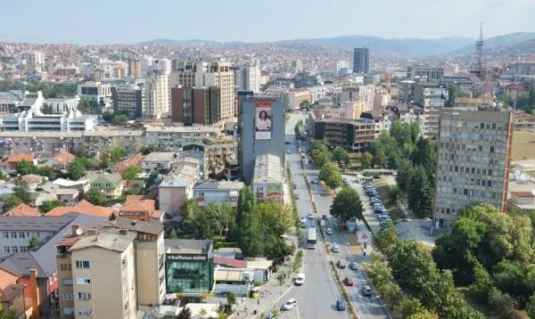 Einige Pristina Eingänge sind vorläufig geschlossen morgen, wegen der Kosovo-Wirtschafts Ode Qaeda Protest, Comeuna kommt mit Ankündigung