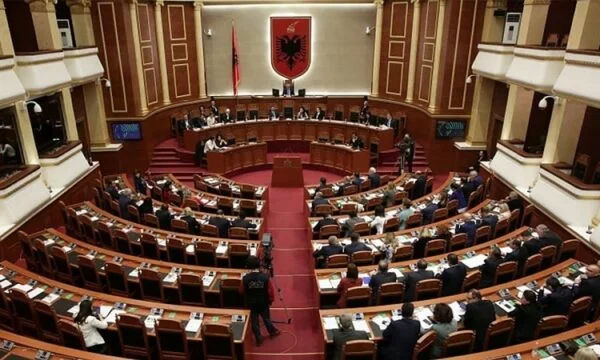 Parlament kehrt nach Albanien zurück, voraussichtlich von der Wahldebatte dominiert werden
