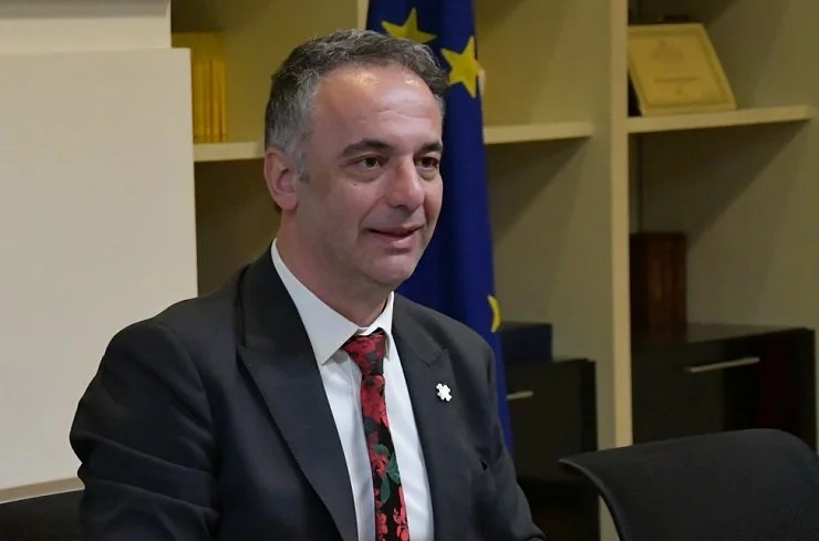 Asser Aliu für Gesundheitsminister ernannt