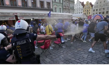 Ein Kampf zwischen Chelsea und Bettys Fans vor dem Conference League Finale