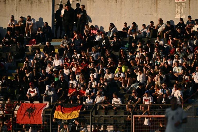 U n EFA: gli albanesi vivono con il calcio, i tifosi riempiono gli stadi in finale Euro-U-17