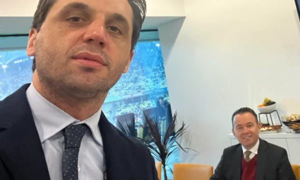 “Pickface” Gesicht nach Interview etwa fünf Stunden von Special Prosecutor