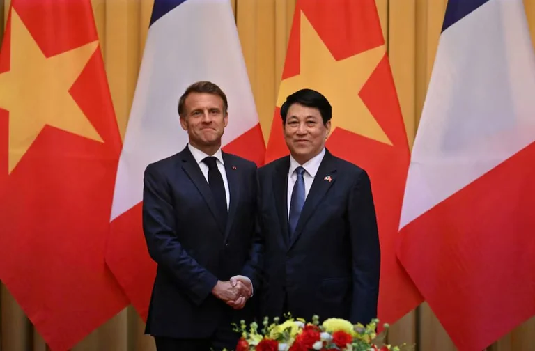 Macron firmó acuerdos por valor de 9 mil millones de euros en Vietnam