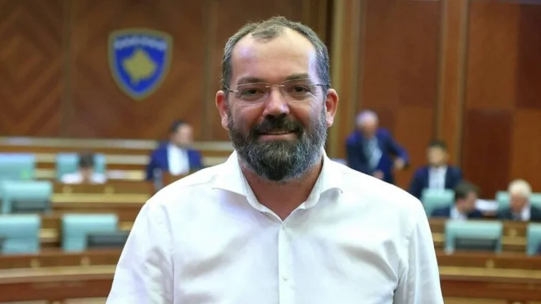 Ex-Deputet Gramos Agusholi Release Nach Ban durch serbische Behörden