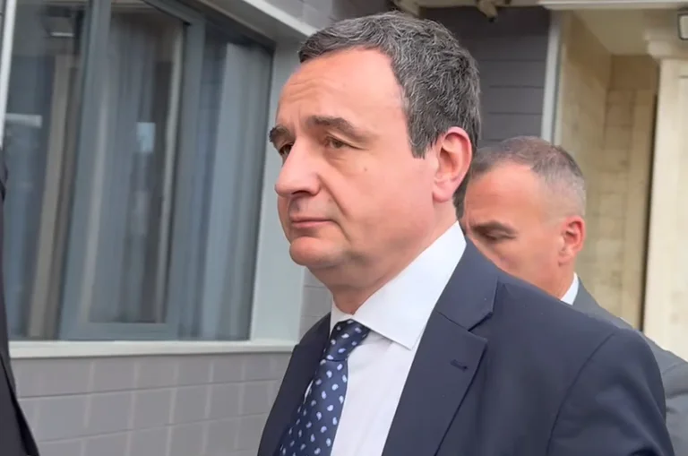 Kurti pour l'arrestation d'un ancien député en Serbie : Nous faisons de notre mieux pour être libérés il y a une heure.