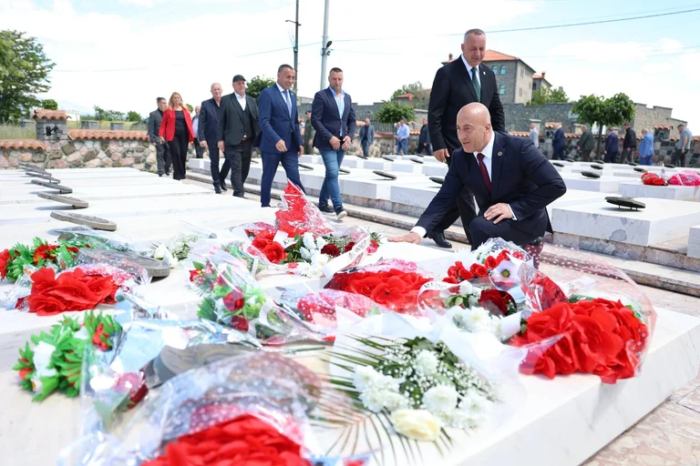 Haradinaj ehrt Arben Helden und Luan Qerimaj: Es war der KLA-Krieg, der das Bündnis mit NATO und Amerika geschaffen hat