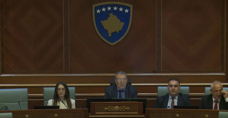 21e Restitution de la Constitution du Kosovo