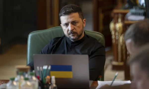 Zelensky : Le silence américain rend Poutine