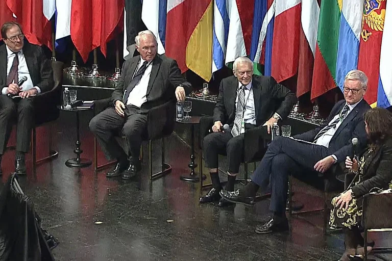 Clark craint pour la sécurité du Kosovo