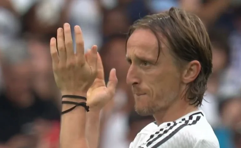 Fin de una leyenda, Luca Modric, con lágrimas en sus ojos dice adiós a los fans del Real Madrid